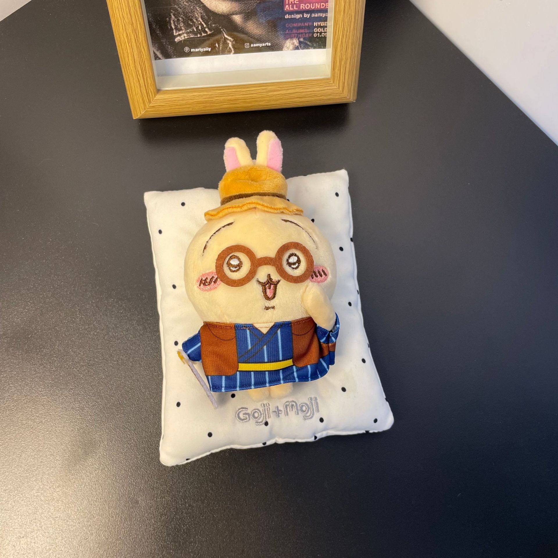 Hachiware Usagi Detective Plus - đánh giá và giá Phone Accessories Charms